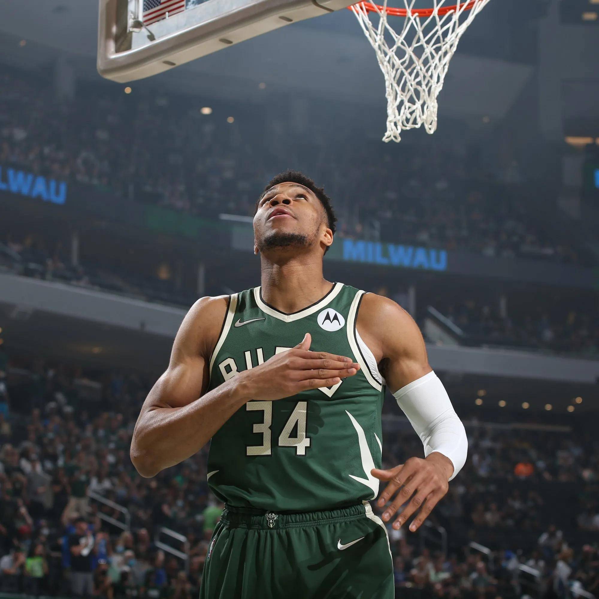 赛地聚焦：CBA常规赛赛前热度飙升，密尔沃基雄鹿状态回暖，媒体盛赞，阵容厚度经受考验的简单介绍