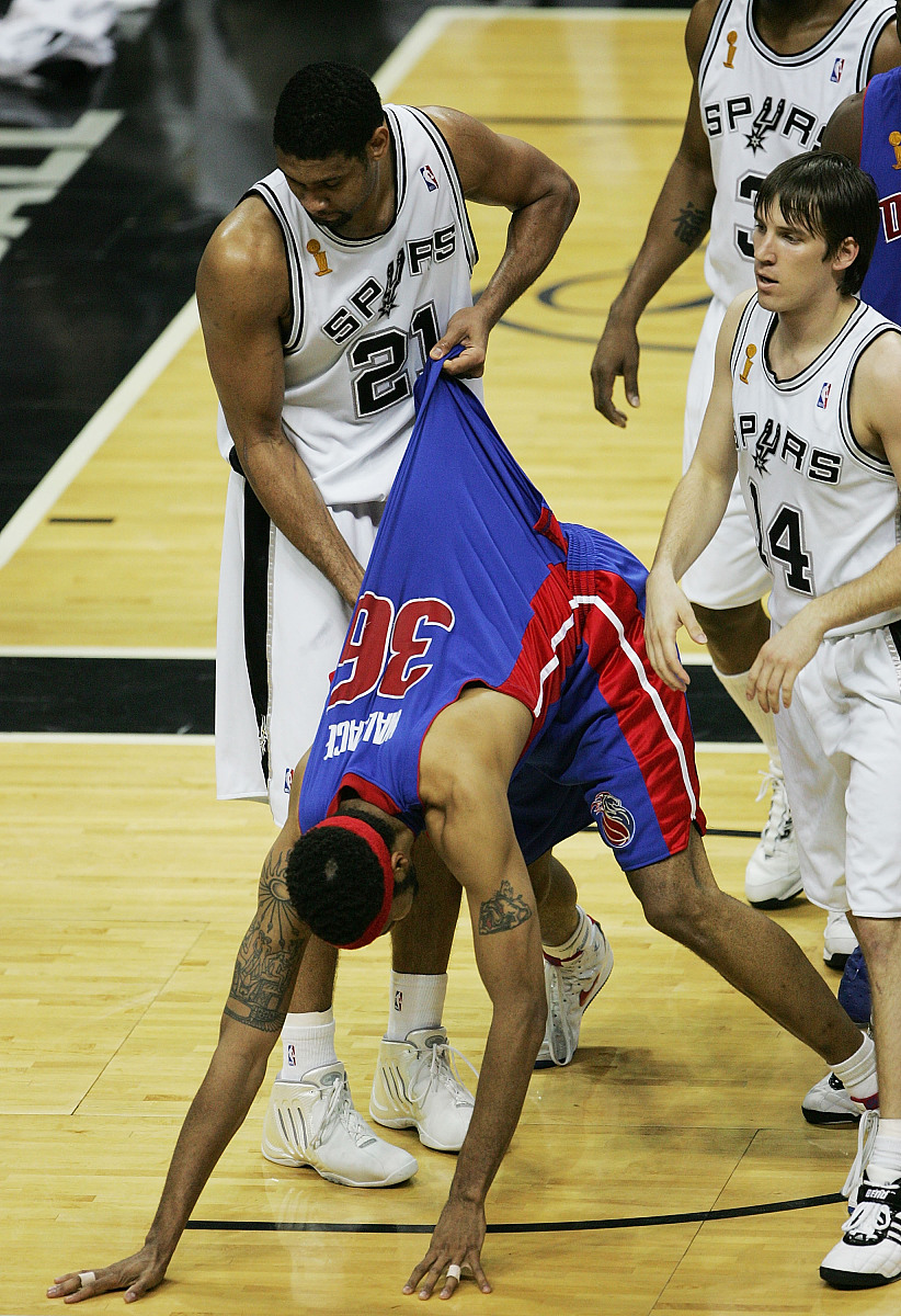 九游体育入口-NBA常规赛清晨走向成谜，纽约尼克斯迎来里程碑，质疑声仍在，临场指挥获称赞的简单介绍