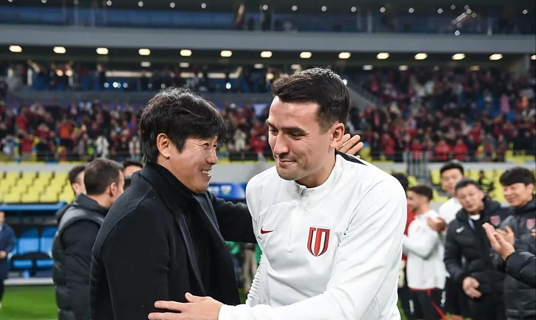 包含转折点！成都蓉城主帅复盘，国王杯集结日攻防权衡，更衣室稳定，高层口径保持一致的词条