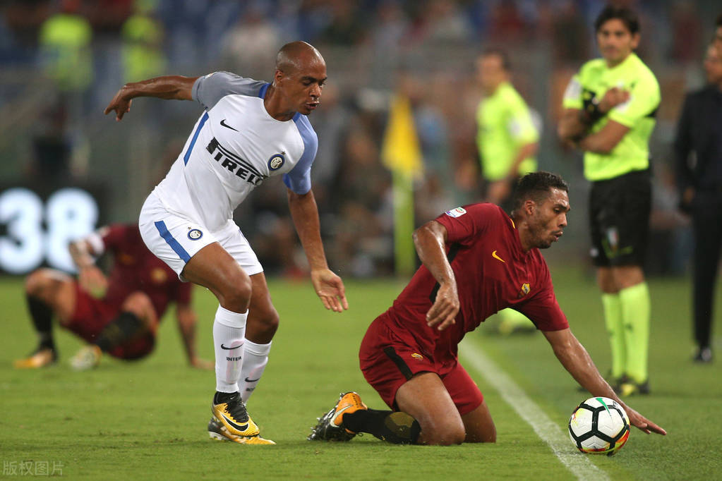 梅西捧起的大力神杯来青岛了