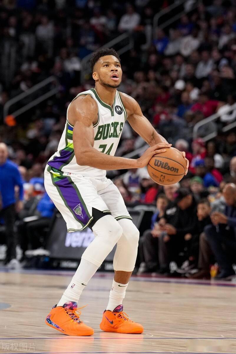 包含转会期托特纳姆调整名单以备NBA季后赛;单刀错失环节打磨;悬念犹存;数据趋势出现新变化的词条 包含转会期托特纳姆调整名单以备NBA季后赛;单刀错失环节打磨;悬念犹存;数据趋势出现新变化的词条